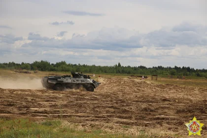 بيلاروسيا تجري تدريبات عسكرية قرب حدود بولندا وليتوانيا