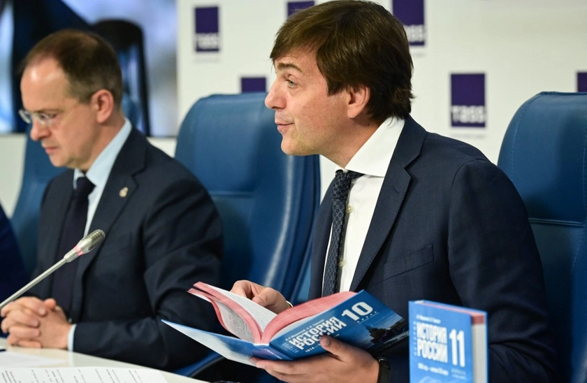 Russia Unveils New History Textbook Praising Its Full-Scale Invasion