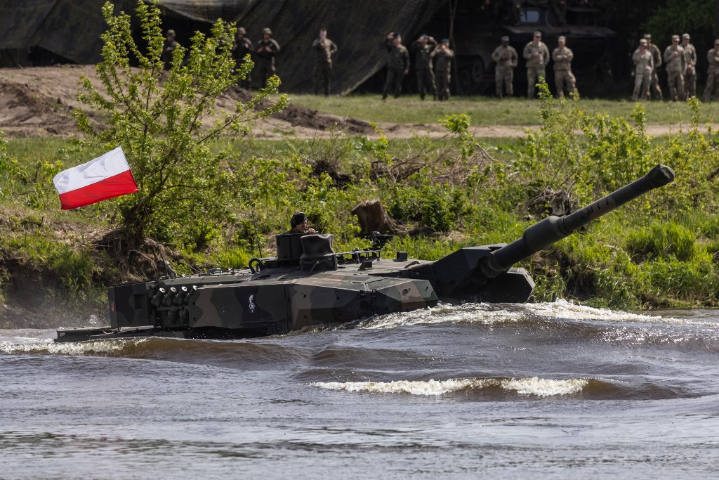 Poland To Bolster Border With Belarus, Deploying 10,000 Troops