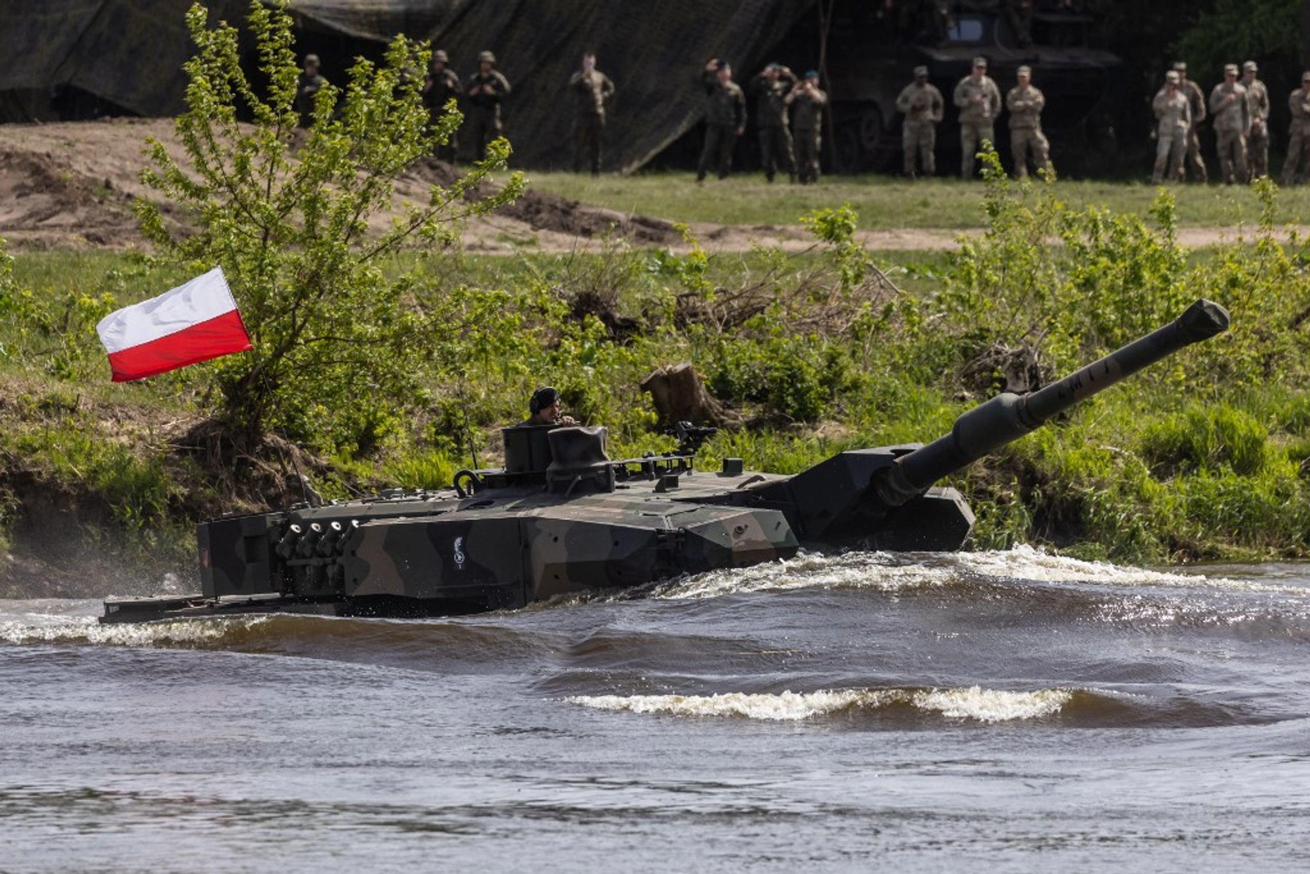 Poland to Bolster Border with Belarus, Deploying 10,000 Troops