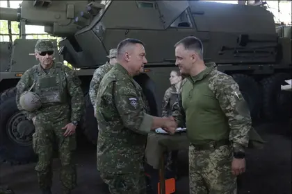 Slovakian Military Chief Visits Ukraine Front Line