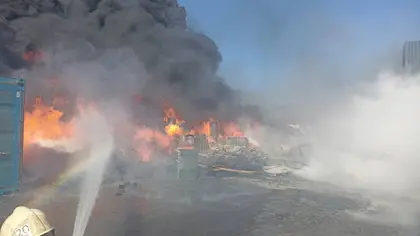 У Новоросійському порту зайнялась потужна пожежа