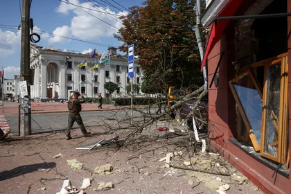 Russia Hits Ukraine's Chernihiv After Putin Meets Generals - Wrap Up