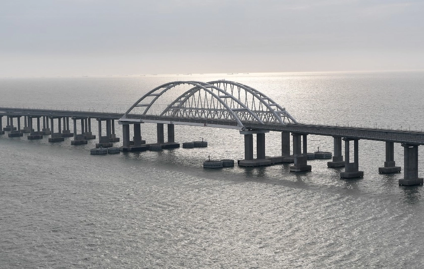 Russia ‘Sinking Ferries to Protect Crimean Bridge’