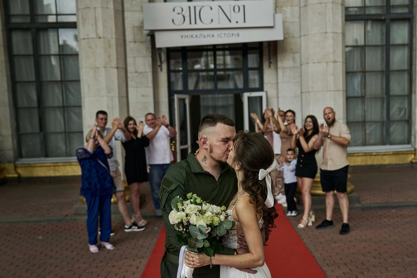 IN PICTURES: The Wedding of Ukrainian Defender - The Story Of Invincibility, Suffering and Love