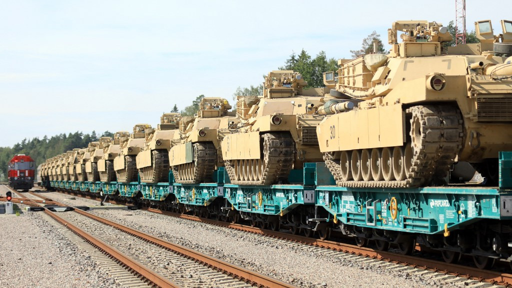 Il primo lotto di carri armati americani Abrams arriva in Ucraina questo mese