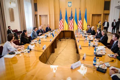 وزير الخارجية الأمريكي: سنواصل دعم أوكرانيا حتى تمتلك قوة ردع