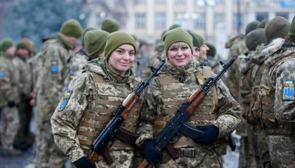 Чи зможуть військовозобов'язані жінки виїжджати за кордон після 1 жовтня?