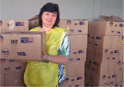UK Rail Workers Fund Thousands of Food Parcels for Families of Their Ukrainian Counterparts