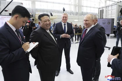 Kim Jong Un Visits Aeronautics Factory in Russia’s Far East