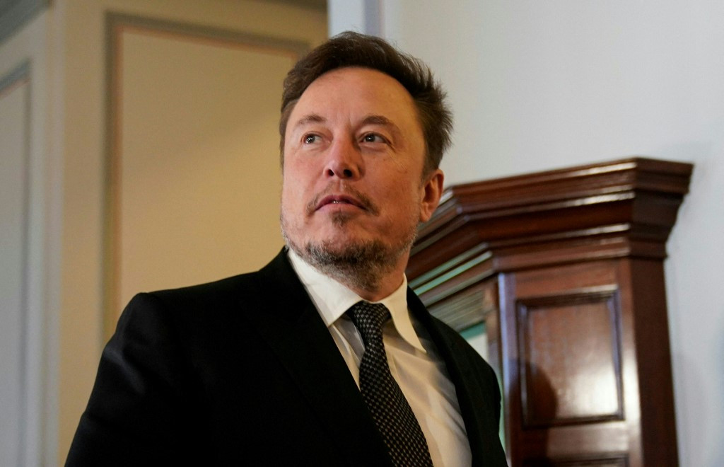 Elon Musk, who faces a Senate probe for his role in hindering a 2022 Ukrainian attack on Crimea, seems to share David Sacks’ view against US support