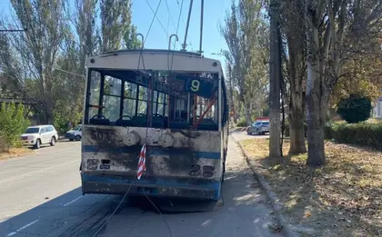 Росія обстріляла тролейбус у Херсоні: є загиблий