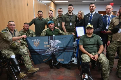 ‘Stay Strong’: Zelensky Visits Wounded Ukrainian Soldiers in New York