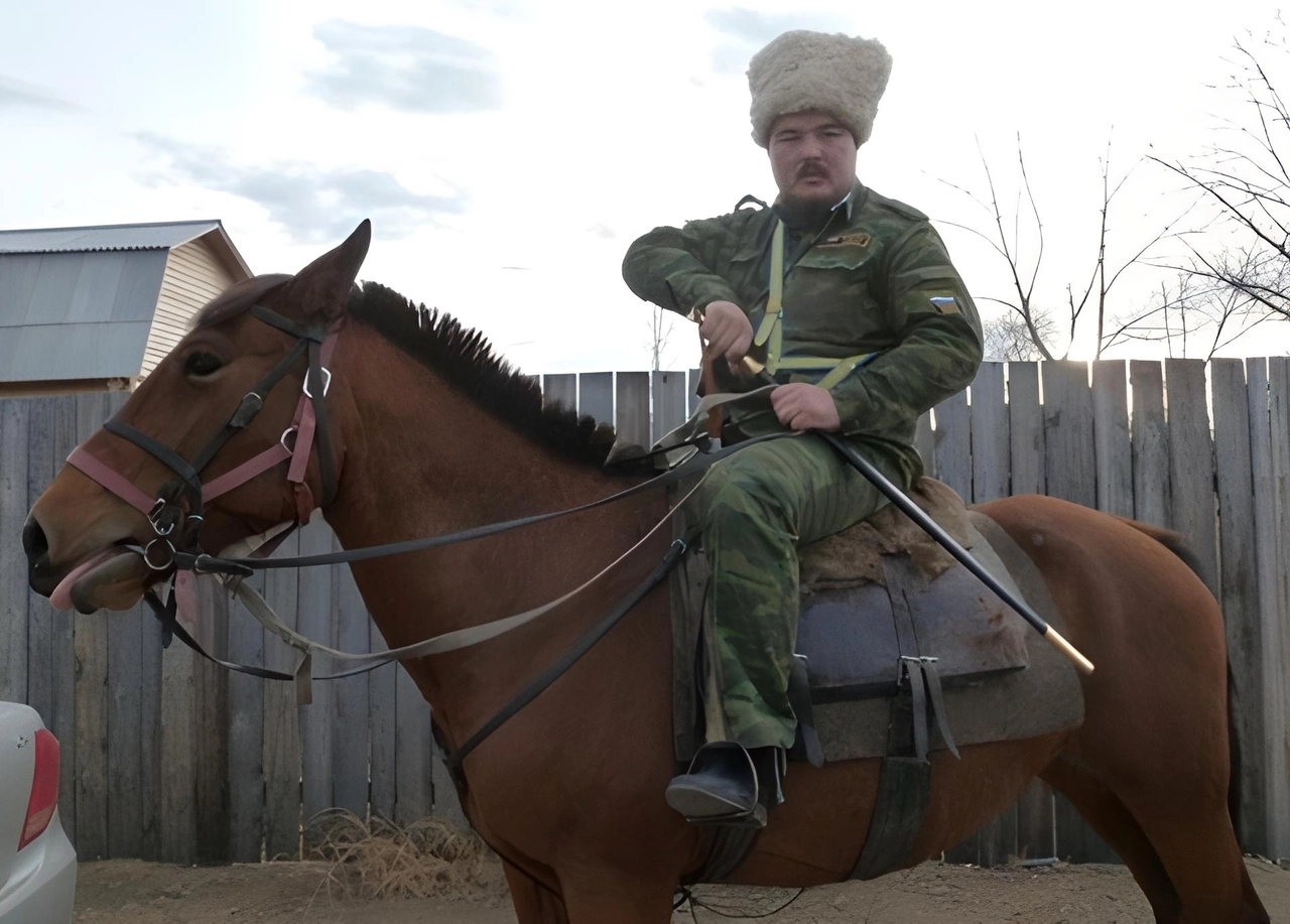 Австралійський фанат Путіна номер один, переслідуваний законом, втручається у внутрішню політику країни