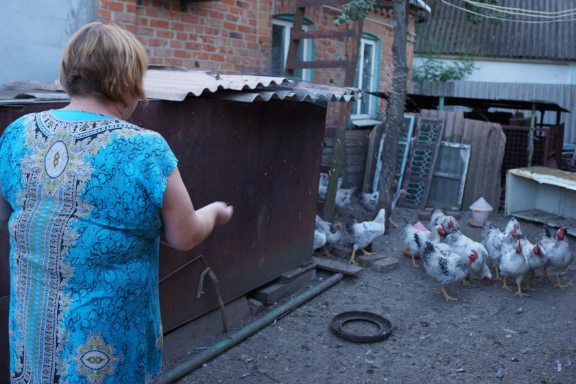‘The Russians Used Phosphorous On Us’ — The Family Who Stayed Behind in a Frontline Village