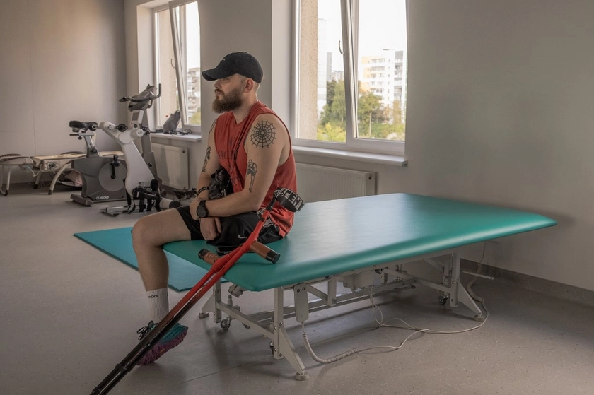 Clinic Helps Ukrainian Soldiers Walk Again