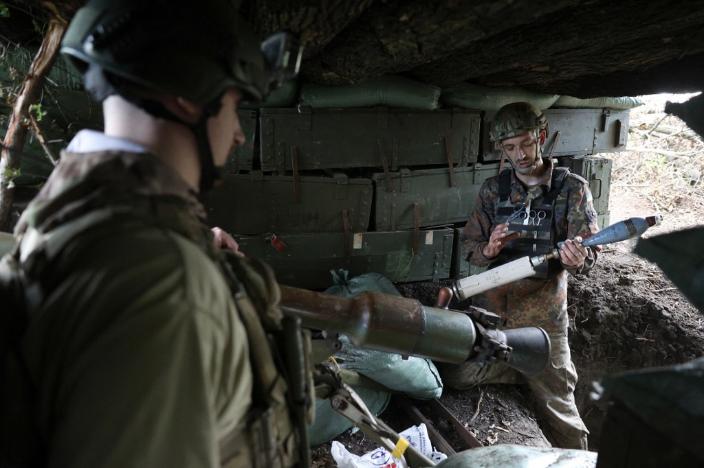 Ukraine Denies Putin's Claim of Siversk’s Fall as Kyiv Encircles Russian Forces in Kupyansk