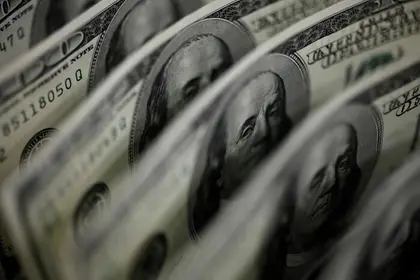 Нацбанк підвищив офіційний курс долара вперше з минулого липня