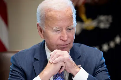 Biden Tries to Reassure Ukraine Allies as US Turmoil Mounts