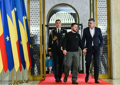 زيلينسكي يحشد دعمه في أول زيارة لمقر الناتو منذ الغزو الشامل