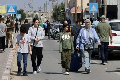 مفوض حقوق الإنسان الأوكراني يصل إلى القاهرة للمساعدة في إجلاء مواطني بلاده من غزة