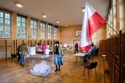 У Польщі проходять парламентські вибори та референдум
