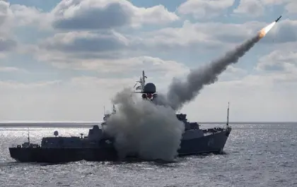 Росіяни передислоковують кораблі, однак загроза обстрілів досі висока
