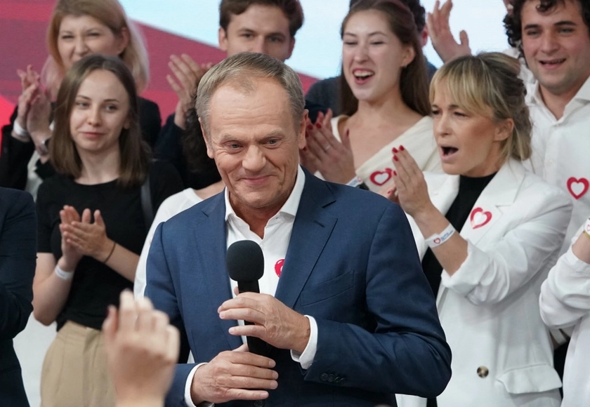 Polish Liberal Opposition Favoured in Election Exit Poll