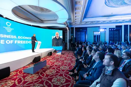 Мільйон гривень на ЗСУ і не тільки: як пройшов Київський економічний форум 2023