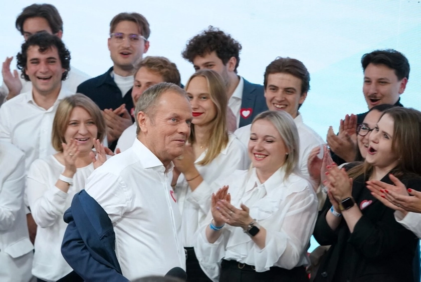 Polish Opposition Wins Parliamentary Majority in Tight Vote