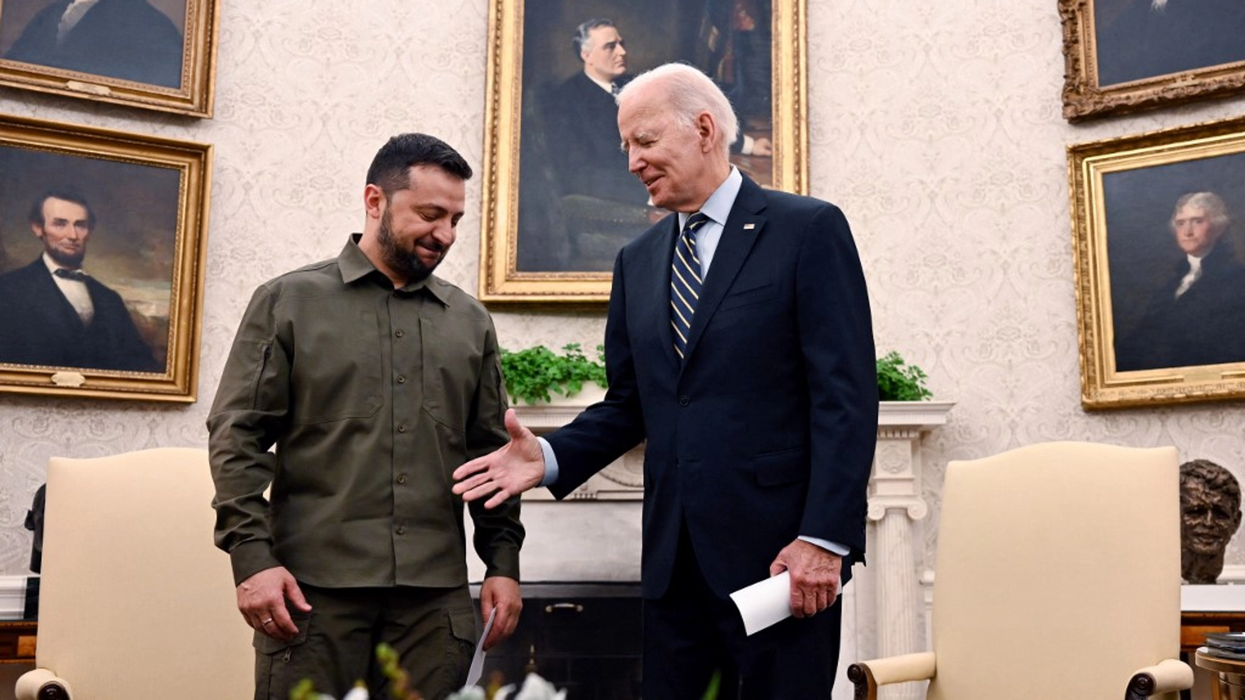 Zelensky Thanks Biden for ‘Vital’ US Support for Ukraine