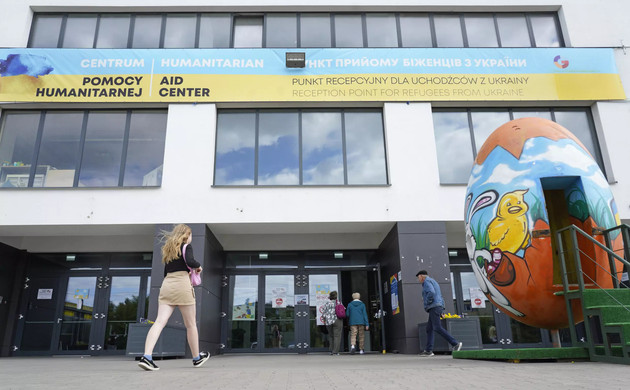 'To Not Go Crazy': Ukrainians Open Businesses in Poland En Masse - Vimarsana News