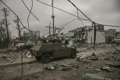 Ode to a Slag Heap: Filmmaker Oleh Sentsov Amid the Ruins