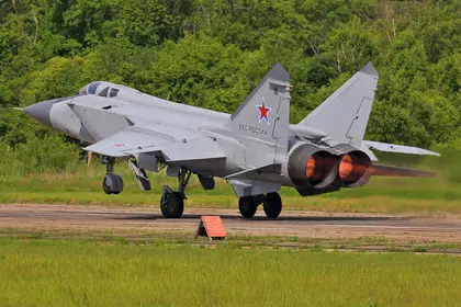 Російські Міг-31 з «Кинжалами» почали патрулювати Чорне море: що потрібно знати
