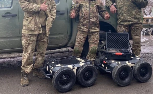 Ukraine Has a New Ground ‘Drone’ – the Ratel S (Honey Badger) UGV