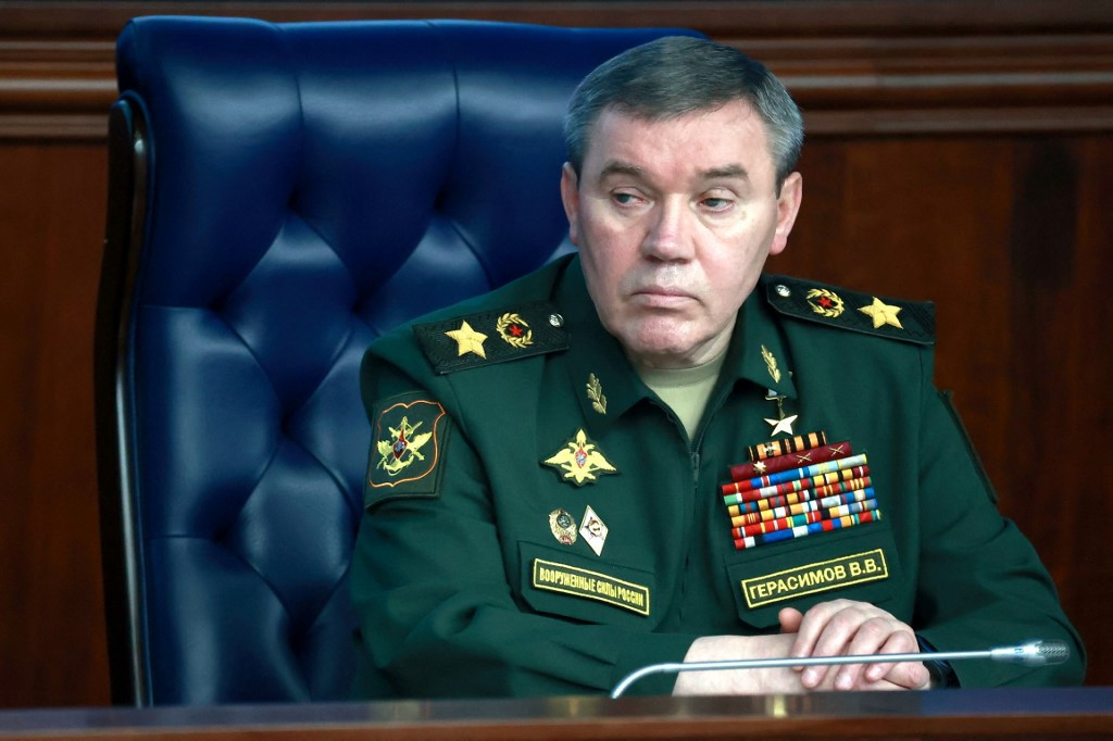 Ukraine Slams Gerasimov’s ‘Parallel Reality for Putin’ as Russia Claims Fake Gains Near Kupyansk, Zaporizhzhia