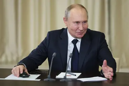 Internet Mocks Putin’s Massive ‘Chipmunk’ Cheeks