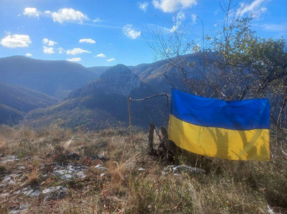 В окупованому Криму вболівальники підняли український прапор – «Чекаємо на АФК»