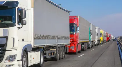 Близько 2400 вантажівок очікують виїзду з Польщі до України - Держприкордонслужба