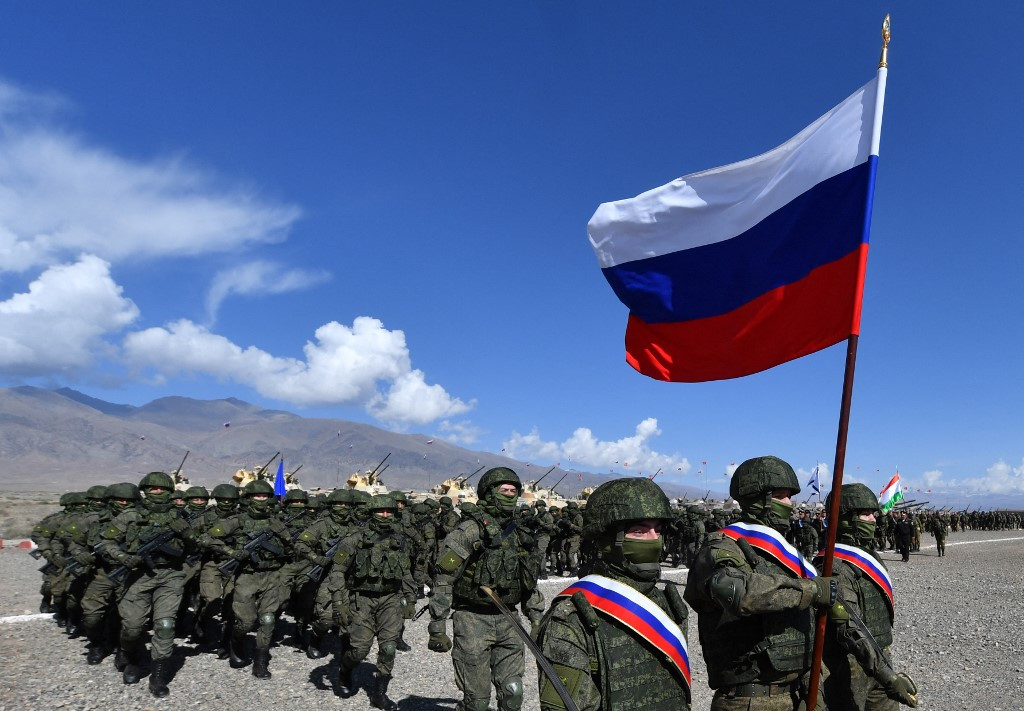 Russia Runs 'Crimea Wake-Up' War Games Simulating Ukrainian Assault