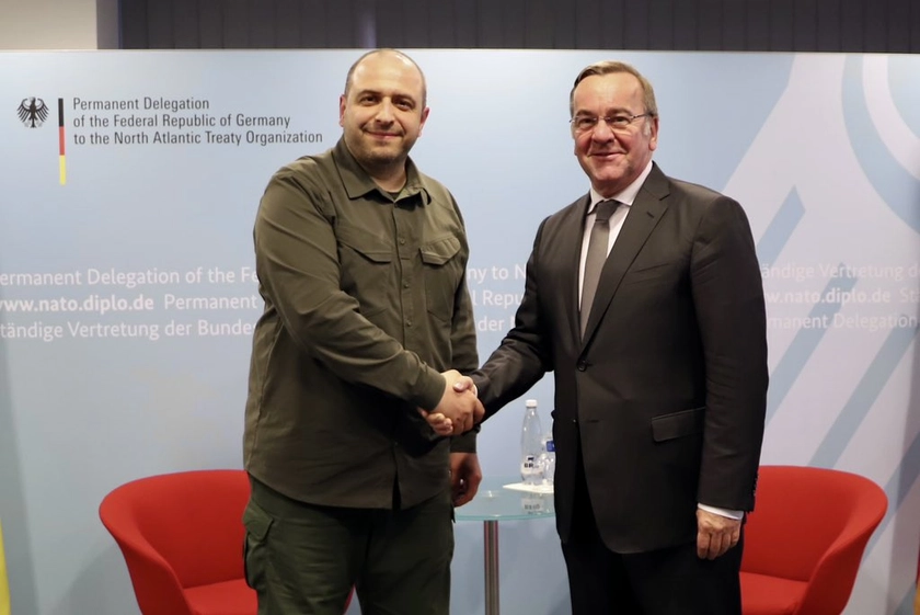 Після візиту очільника Пентагону до Києва прибув міністр оборони Німеччини