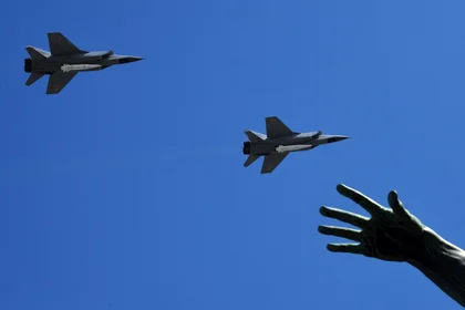 EXPLAINED: Ukraine's MiG-31 Air Raid Alert Problem