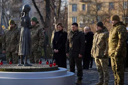 Президент та іноземні лідери вшанували пам'ять жертв Голодоморів