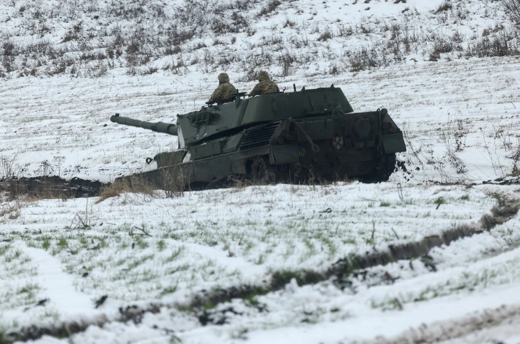 Cold War-era Leopard I Tank Spotted, Reportedly in Action for