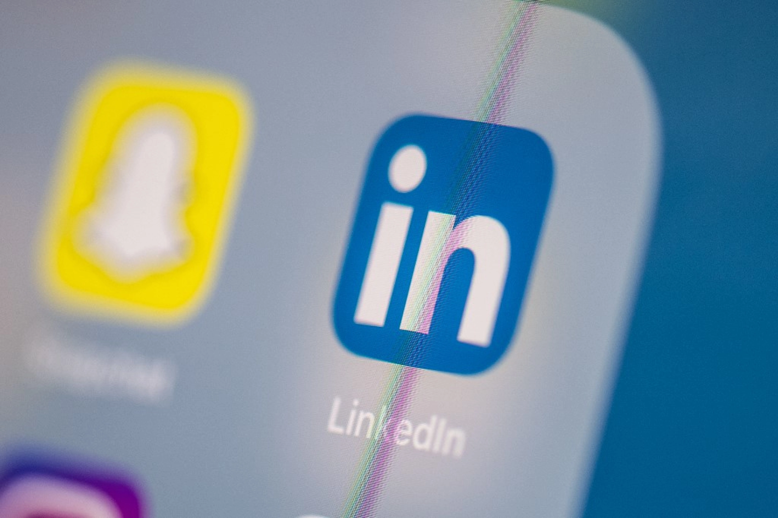 Ukrainian Activist Faces Another LinkedIn Ban Amidst Alleged Crackdown on Voices Against Russian Aggression