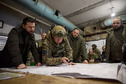 الرئيس الأوكراني يدعو إلى تعزيز الدفاعات على الخطوط الأمامية الرئيسية