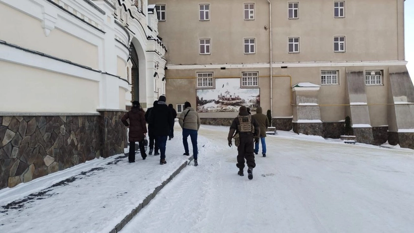 СБУ проводить обшуки у Почаївській Лаврі, яка належить УПЦ МП (оновлено)