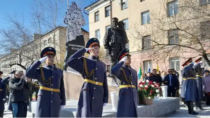 Russia Replaces Memorials to Soviet Victims with Pro-War Monuments