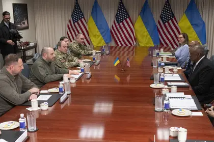Kyiv to Produce Weapons with US, ‘Historic’ Meeting in Washington