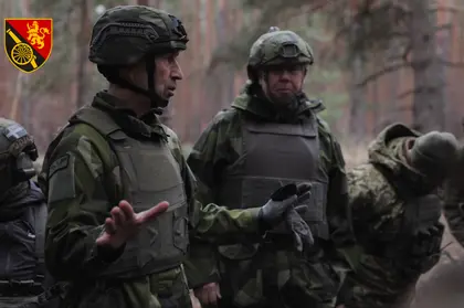 Головнокомандувач армії Швеції відвідав українських воїнів на передовій